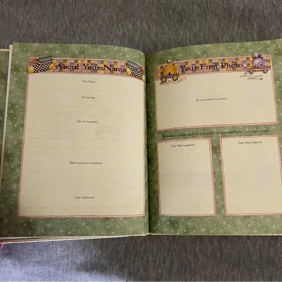 Baby Oh Baby: A Record of Baby's First Year - Picture 3 of 5